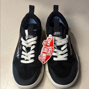 Vans Classic Black Shoes UltraRange/UltraCush size 6 Women’s/4.5 Men’s